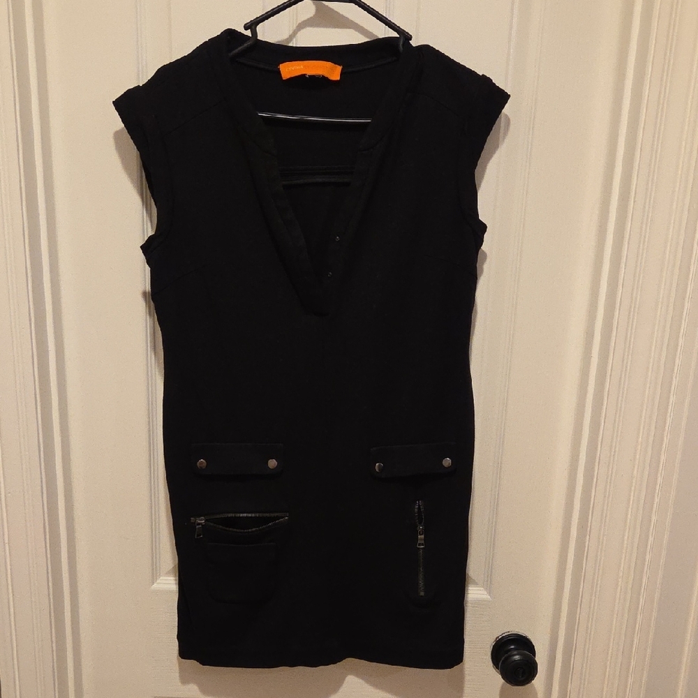 Cynthia Steffe Black V-Neck Sheath Mini Dress